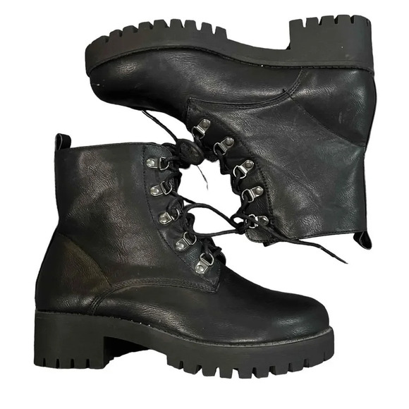 Bonnibel Black Lace-Up Chunky Sole Faux Leather Combat Boots with Buckles Size 9 - Picture 1 of 10